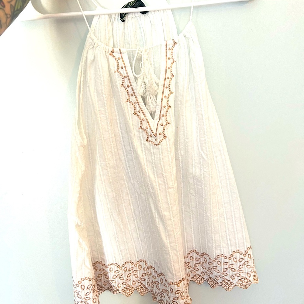 Tunic style top linen with embroidery trim
